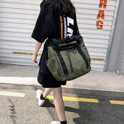 Silk Screen Printed One Shoulder Travel Bag for Trendy Design and Employee Anniversary