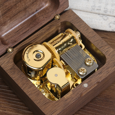 UV Printing Movement Walnut Octopus Music Box for Desktop Decoration and Creative