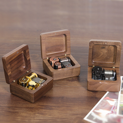 UV Printing Movement Walnut Octopus Music Box for Desktop Decoration and Creative