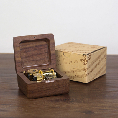 UV Printing Movement Walnut Octopus Music Box for Desktop Decoration and Creative