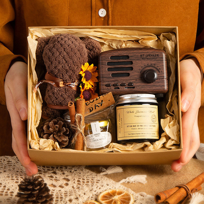 Forest Style Hand Gesture Gift Box Set Novelty Gifts for Bridesmaids and Groomsman
