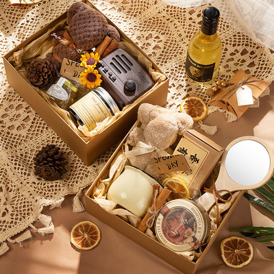 Forest Style Hand Gesture Gift Box Set Novelty Gifts for Bridesmaids and Groomsman