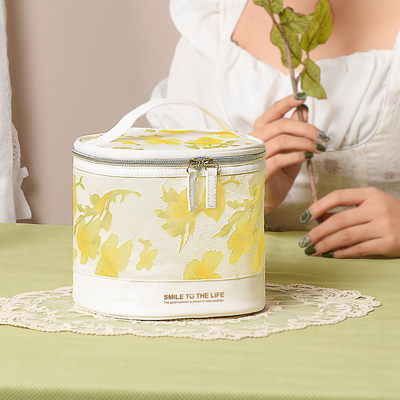 Stylish Presentation Gift Set Large-Capacity Toiletry Bag with Hidden Flower Cylinder