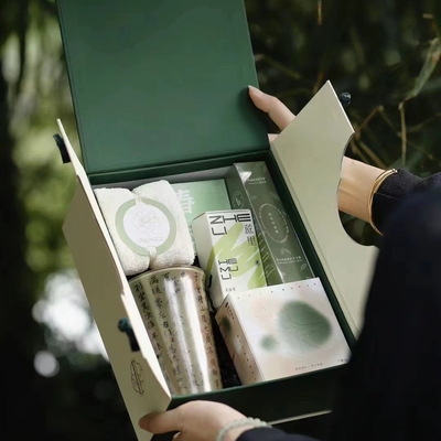April Fool's Day Handheld Gift Box Perfect for Bridesmaid Return Gift and Activities