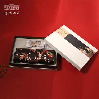 Upgrade Your Activities with This Wireless Mouse and Silk Mouse Pad Gift Box Set