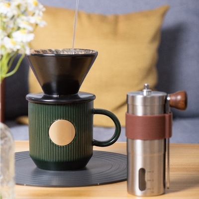 Business Gift Handheld Box with Bean Grinder Ceramic Filter Cup and Ceramic Coffee Cup