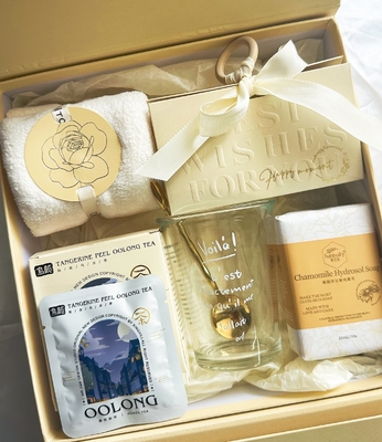 Personalized Wedding Gift Set Towel Soap Water Cup Oolong Tea and Creative Candy Box