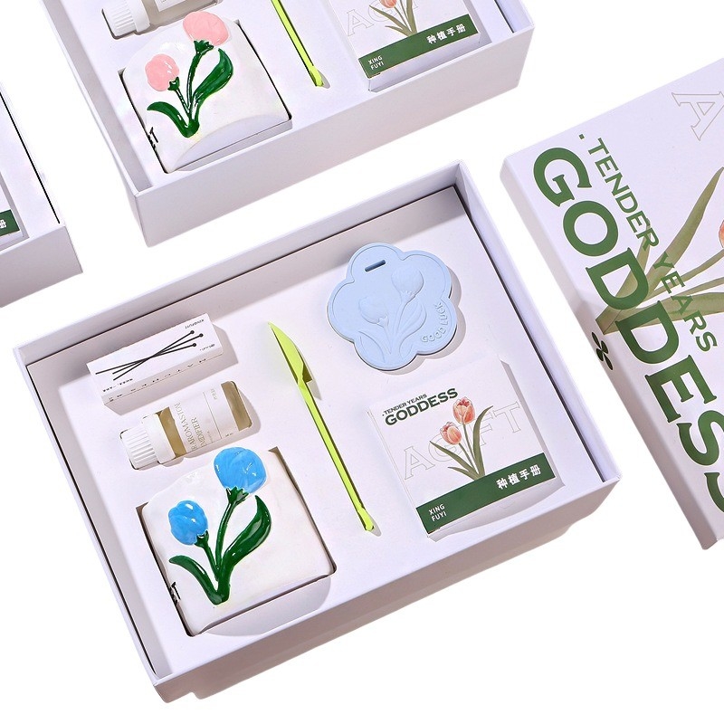 Celebrate Women's Day with the Perfect Gift Creative Flower Aromatherapy Candle Gift Box