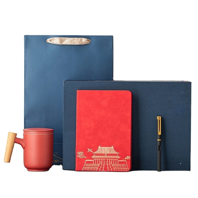 Novelty Gifts Ceramic Belt Filtered Tea Separation Office Cup Business Gift Set Wooden Handle Cup